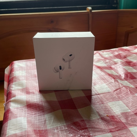 New Apple AirPods 2nd generation willing to negotiate price